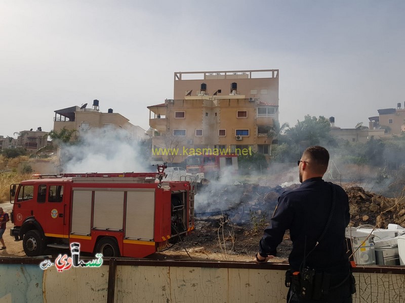 فيديو- كفرقاسم : اندلاع حريق في المنطقة الجنوبية الشرقية والشرطة تُخلي بعض البيوت تحسبا لاي طارئ  والطواقم تسيطر على الحريق  